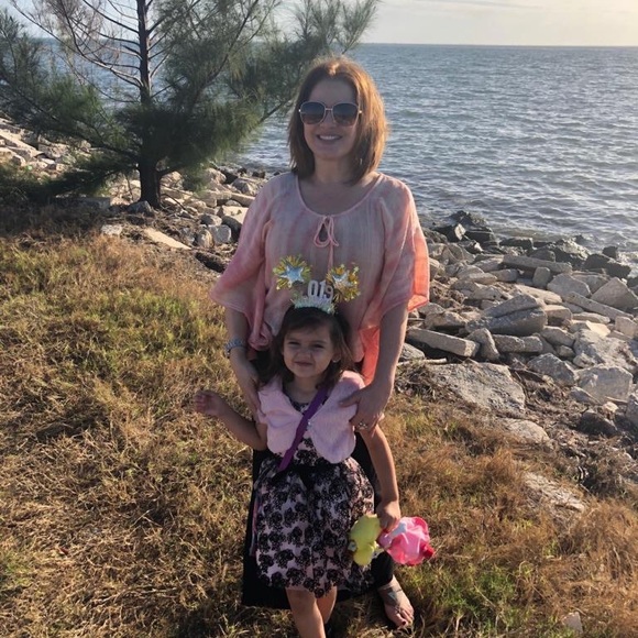 Meet your Posher, Alma - Picture 2 of 3